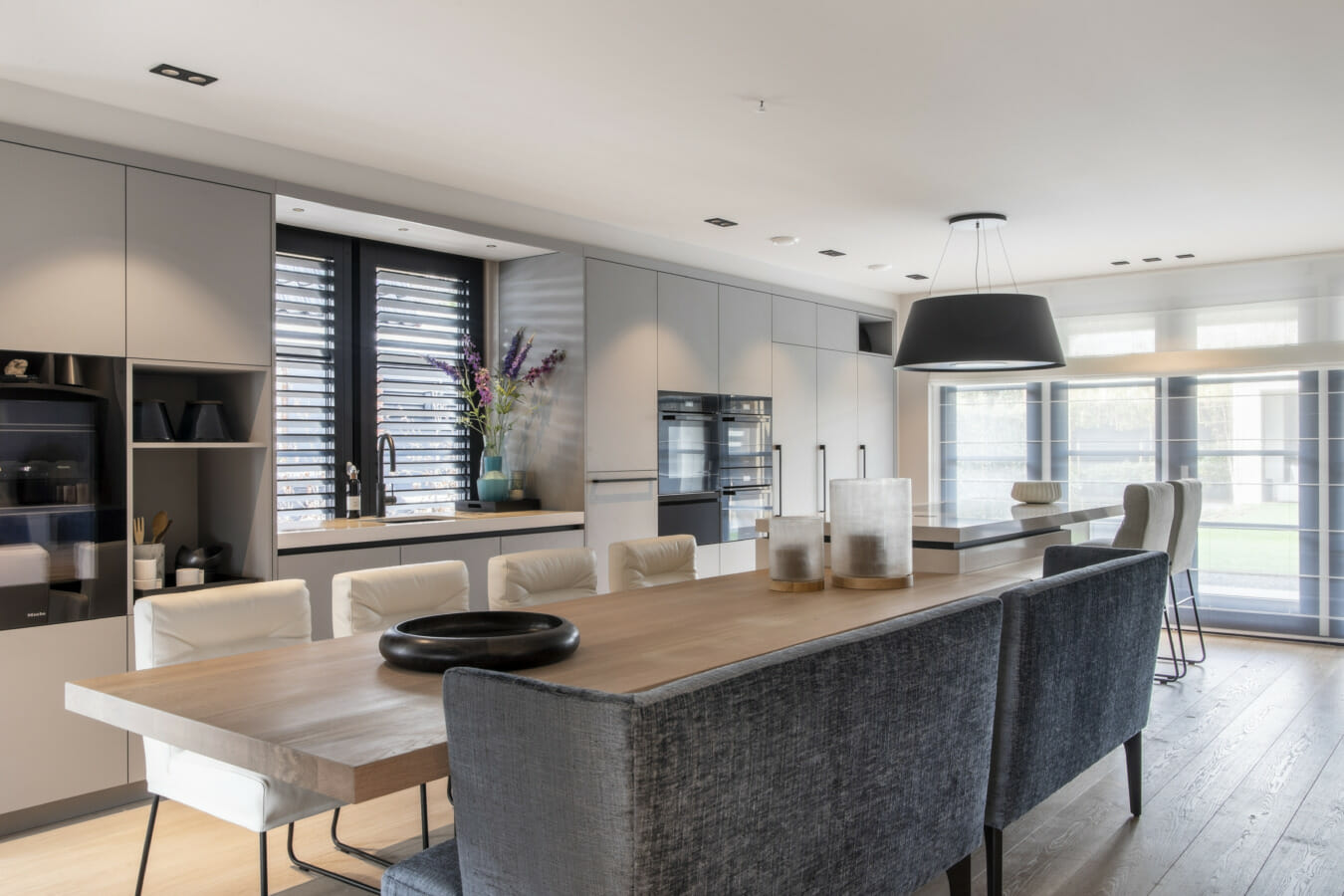 Piet Boon by Zonnelux shutters in de keuken