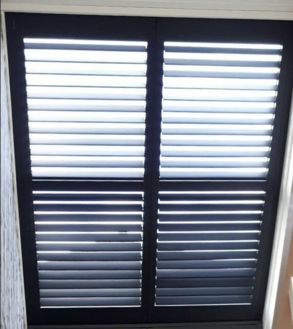 Shutters voor het dakraam