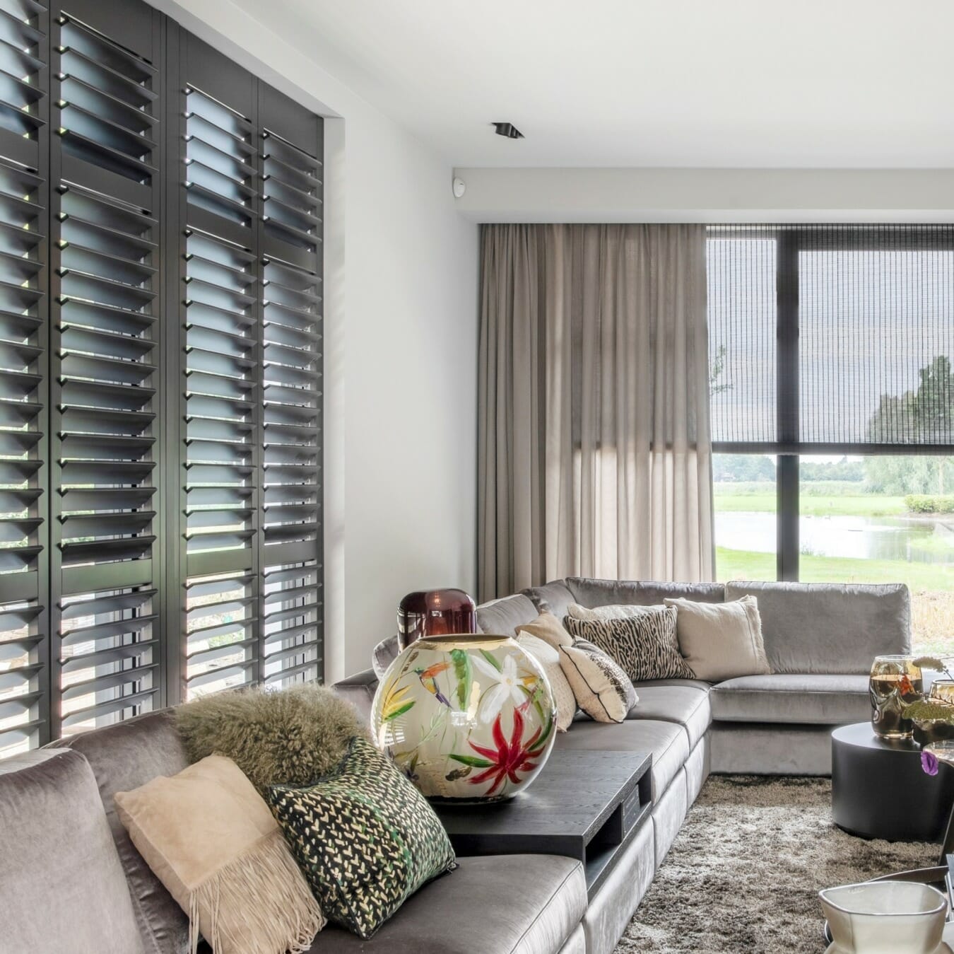 Piet Boon by Zonnelux shutters en Woodweave Blinds