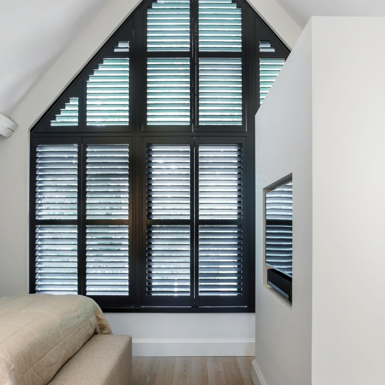 Piet Boon shutters by Zonnelux trapezium raam