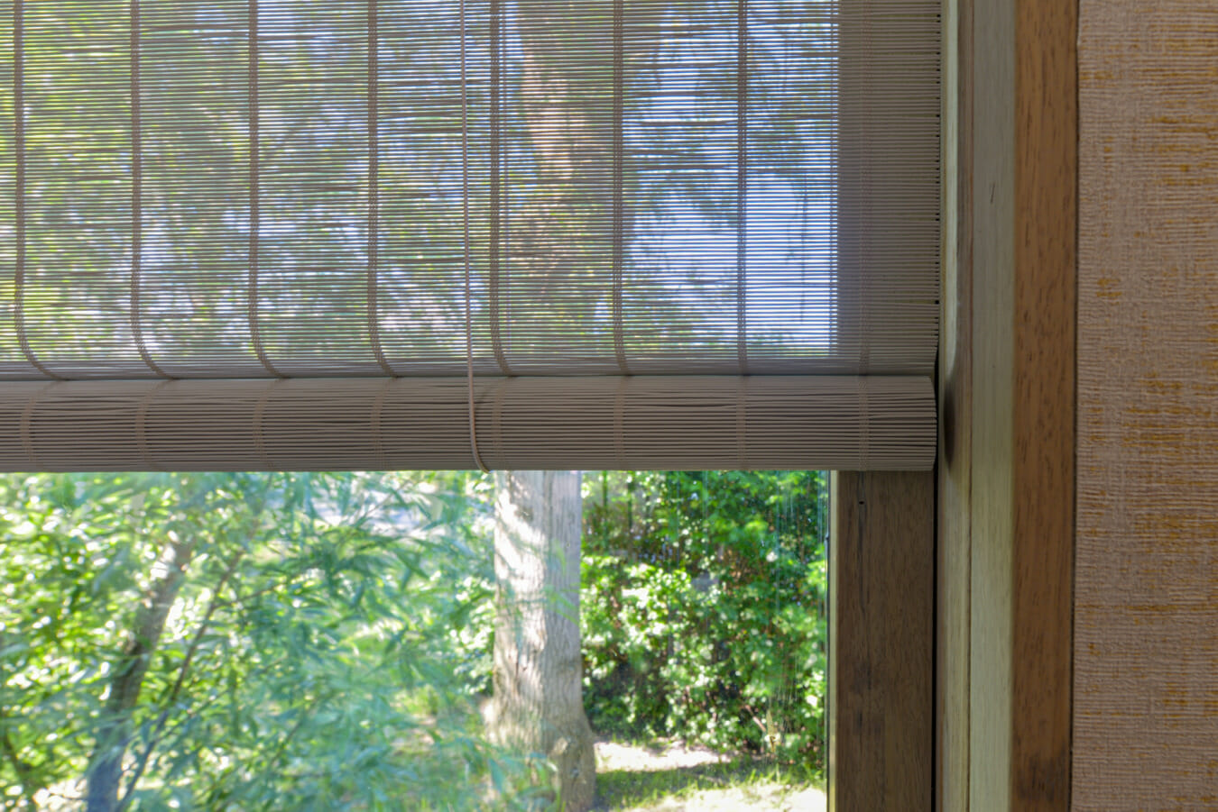 Duurzame raamdecoratie - Geweven hout